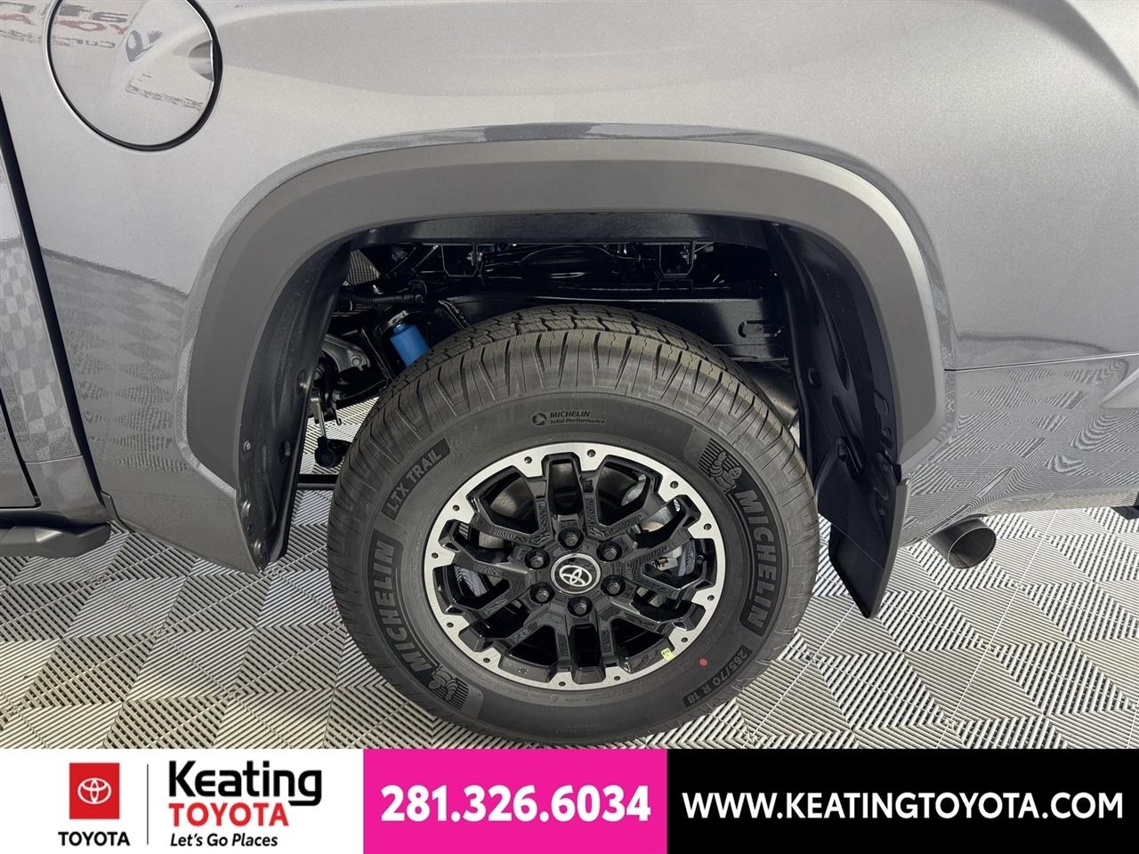 Toyota Tundra SR5 CrewMax 4WD 2026