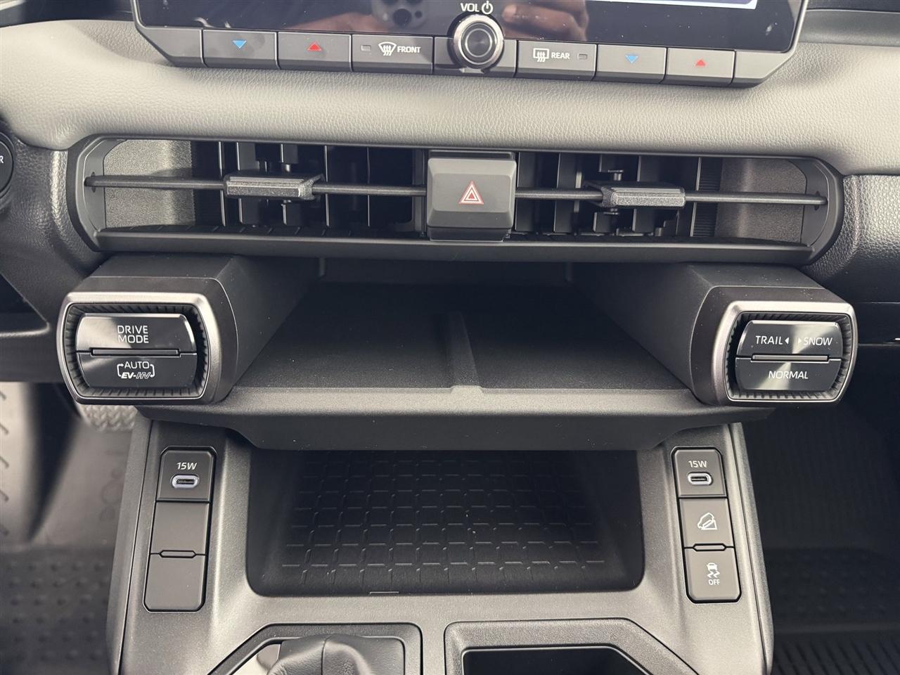 Toyota RAV4 Plug-In Hybrid SE 2026