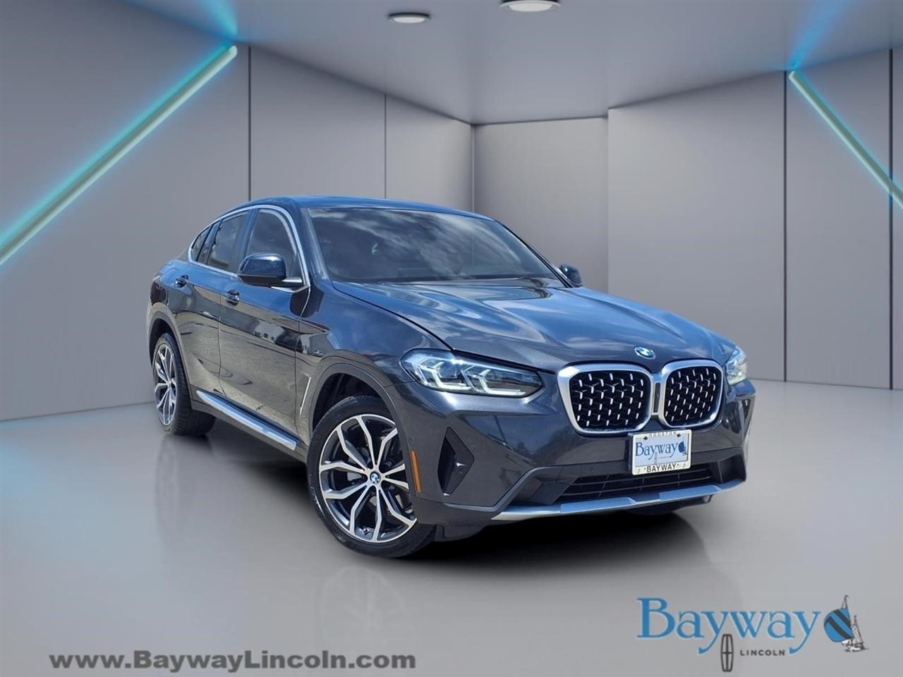 2025 BMW X4 xDrive30i
