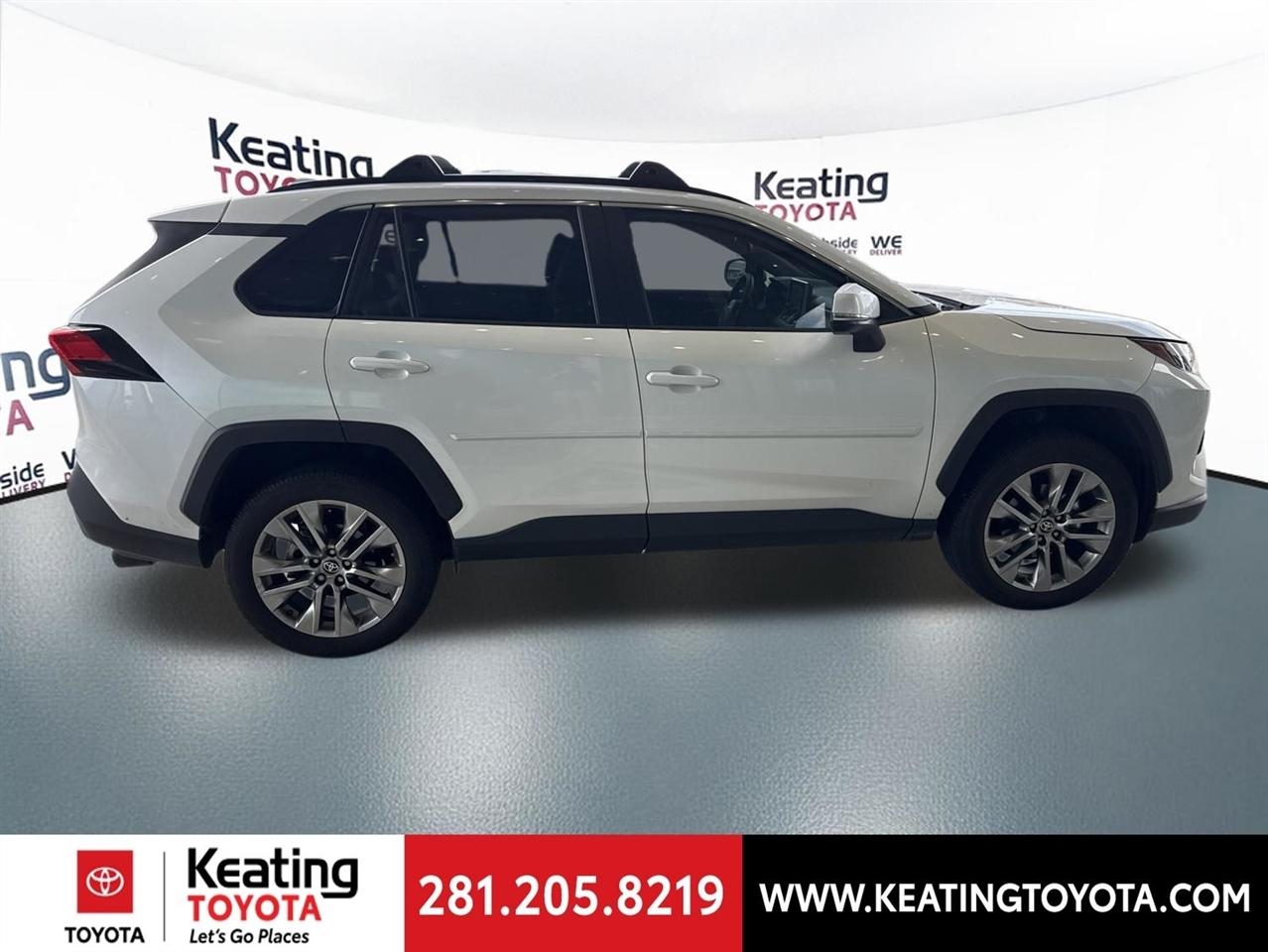 Toyota RAV4 XLE Premium 2025