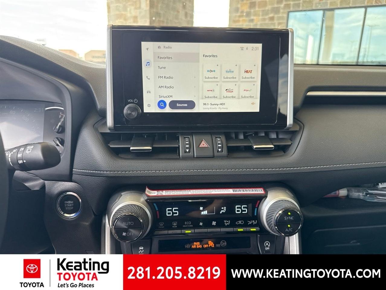 Toyota RAV4 XLE Premium 2025