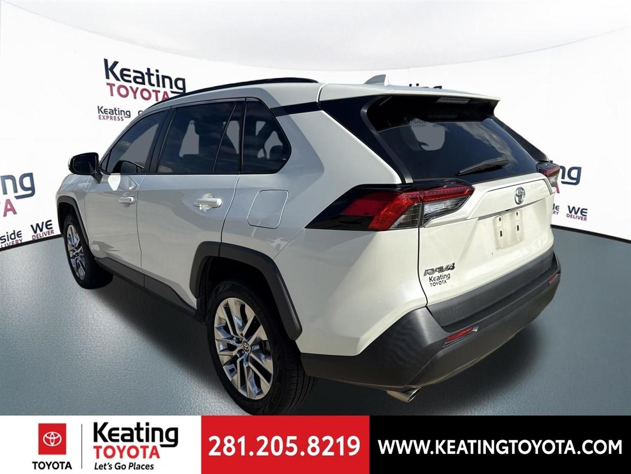 Toyota RAV4 XLE Premium 2021