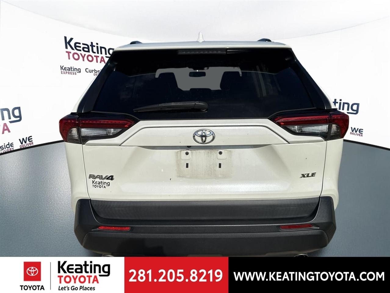 Toyota RAV4 XLE Premium 2021