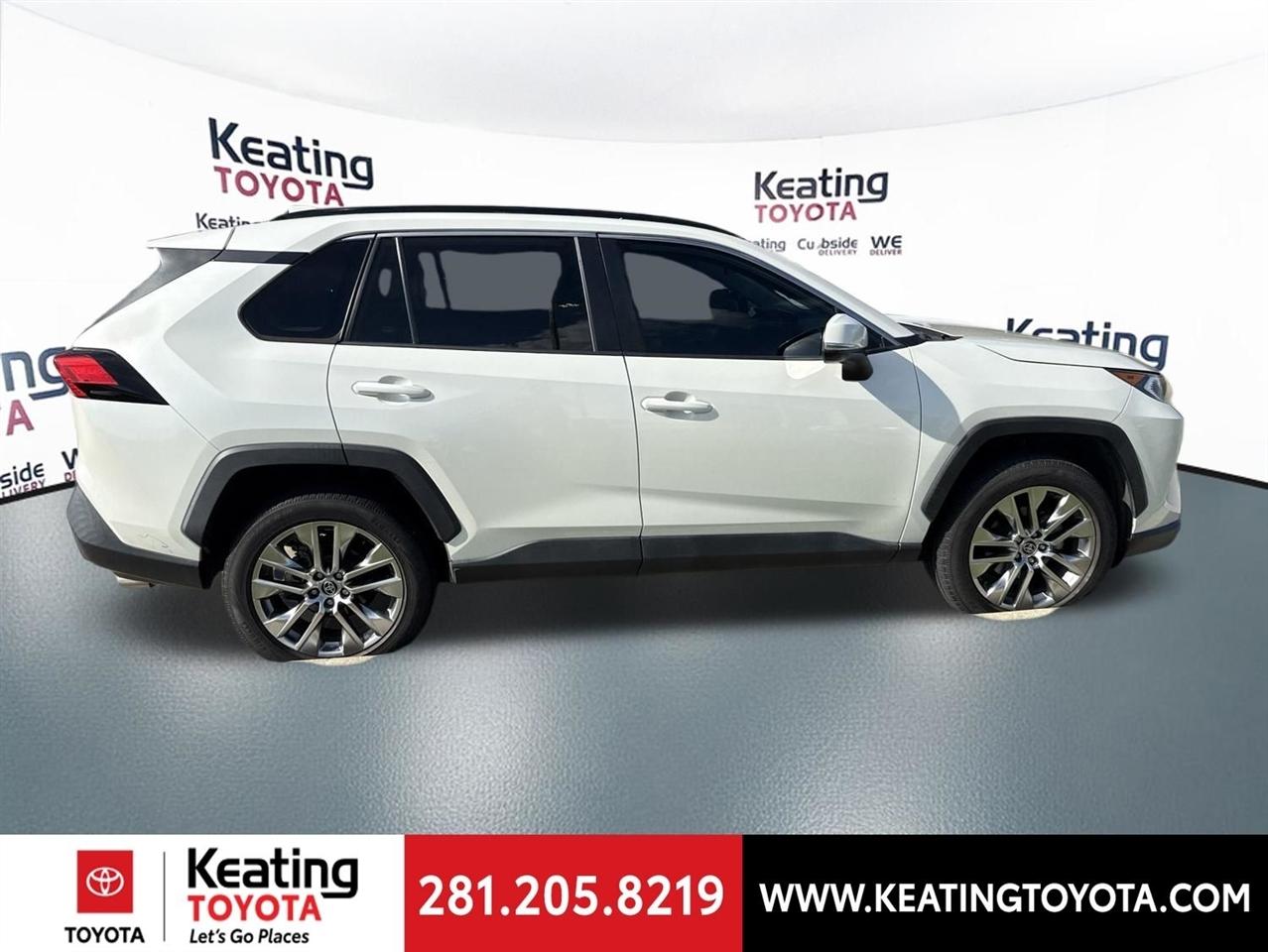 Toyota RAV4 XLE Premium 2021