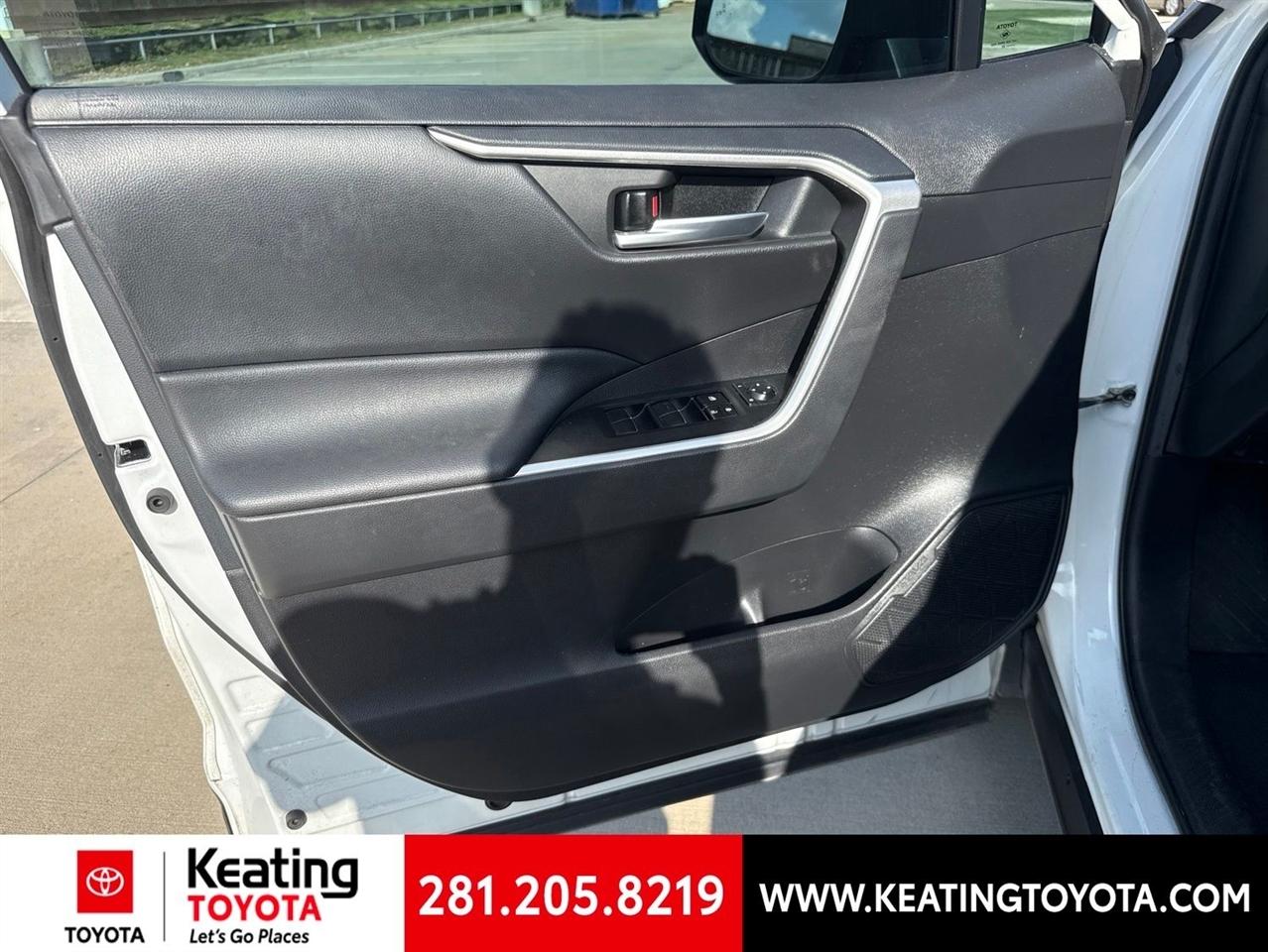 Toyota RAV4 XLE Premium 2021
