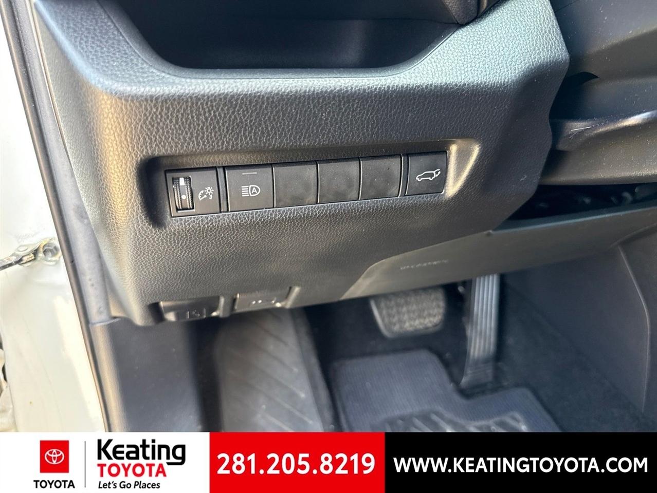Toyota RAV4 XLE Premium 2021
