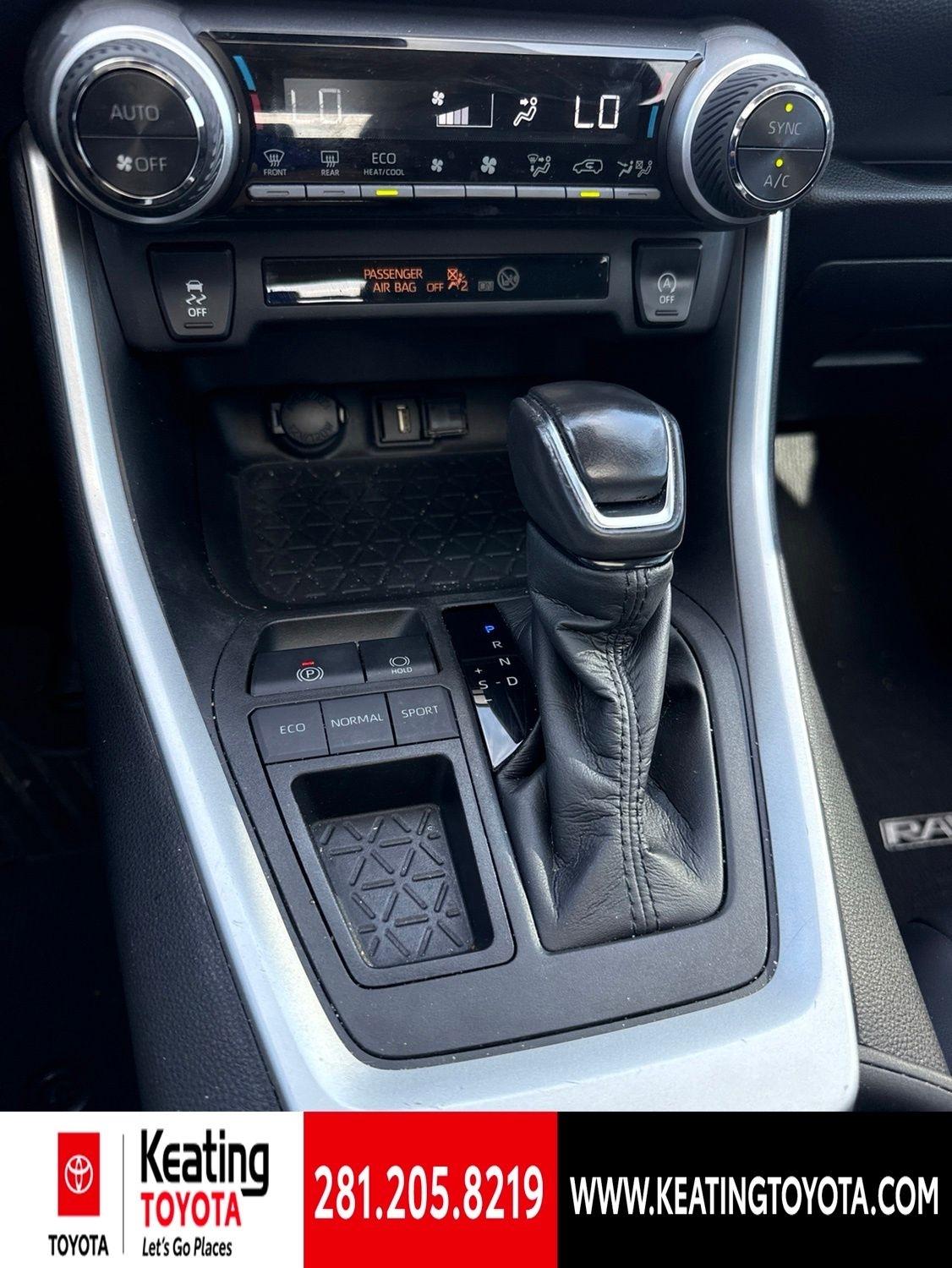 Toyota RAV4 XLE Premium 2021