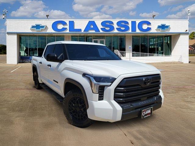 Toyota Tundra SR5 CrewMax 2WD 2025