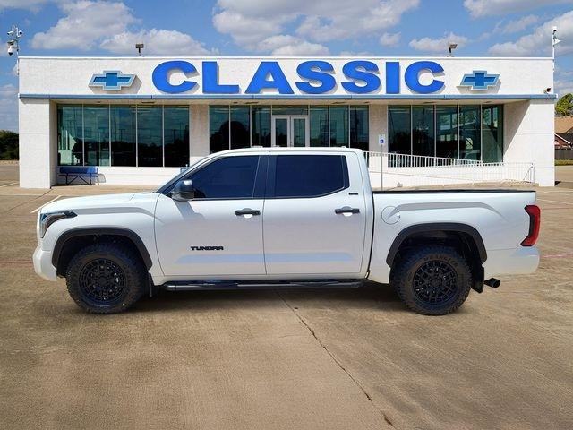 Toyota Tundra SR5 CrewMax 2WD 2025