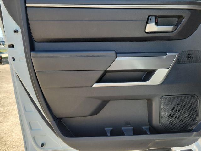 Toyota Tundra SR5 CrewMax 2WD 2025