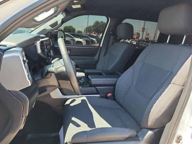 Toyota Tundra SR5 CrewMax 2WD 2025