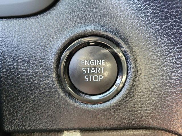 Toyota Tundra SR5 CrewMax 2WD 2025