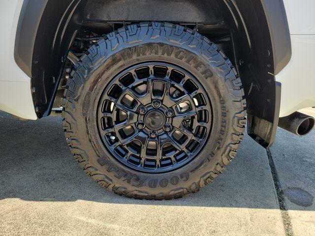 Toyota Tundra SR5 CrewMax 2WD 2025