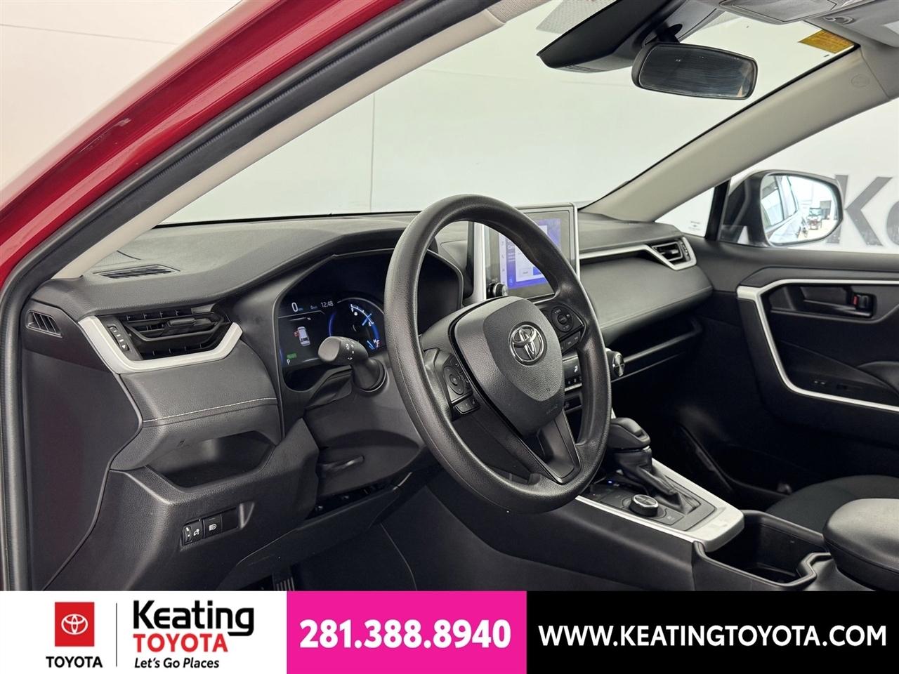 Toyota RAV4 Hybrid LE 2025