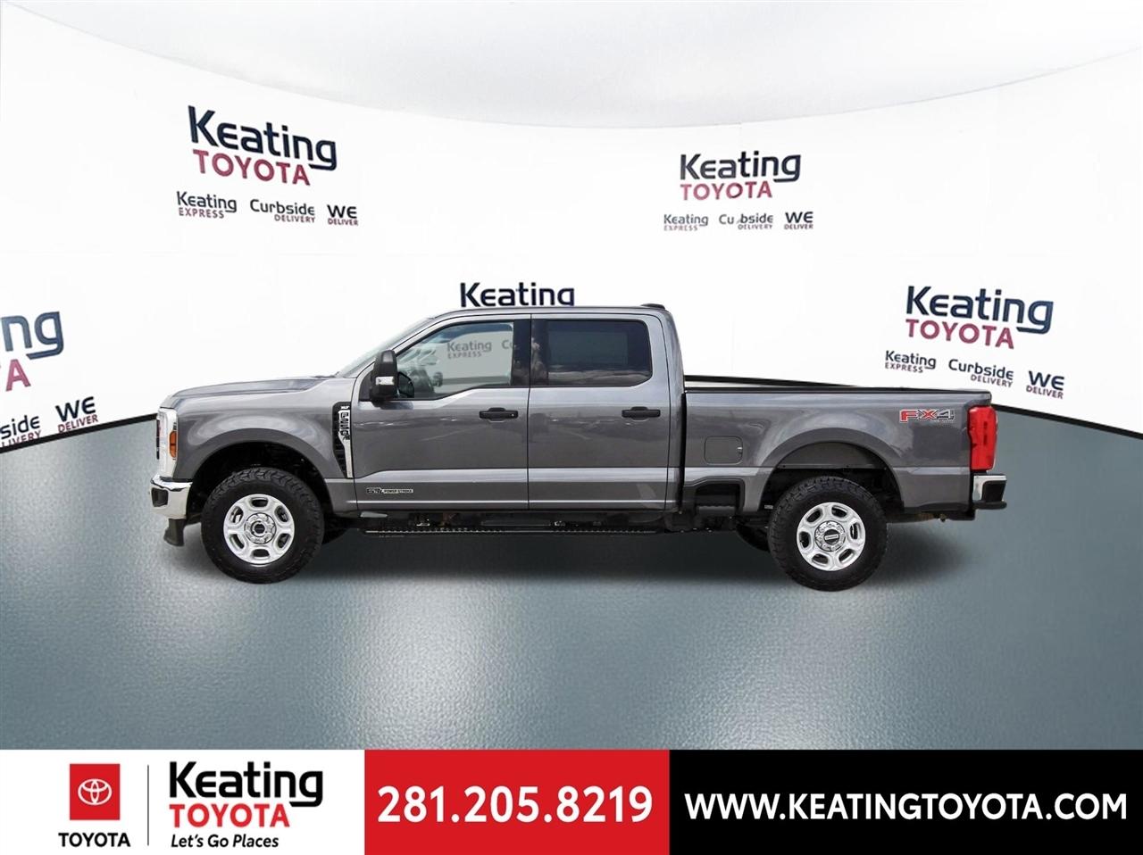 Ford F-250 SD XLT Crew Cab 4WD 2025