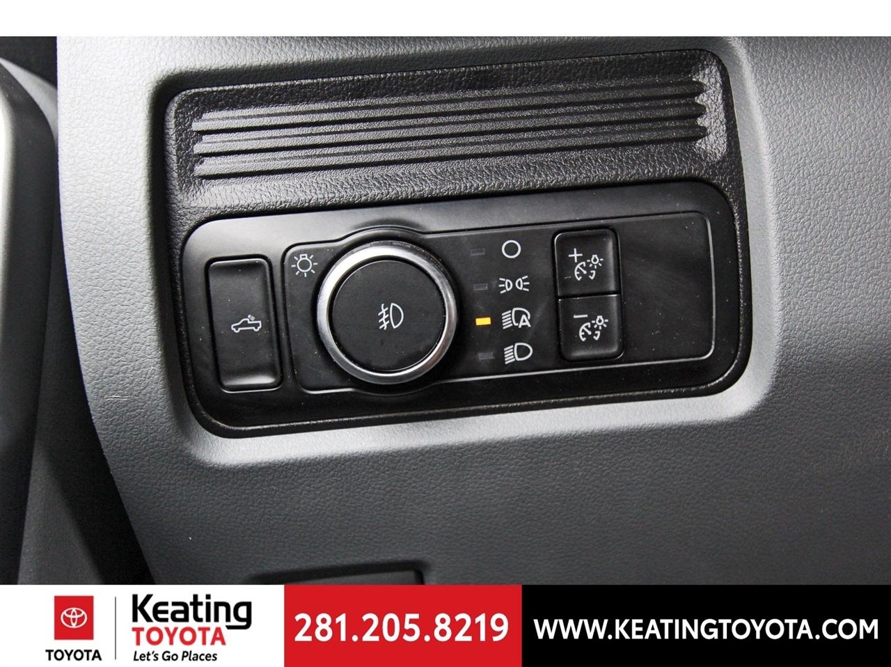Ford F-250 SD XLT Crew Cab 4WD 2025