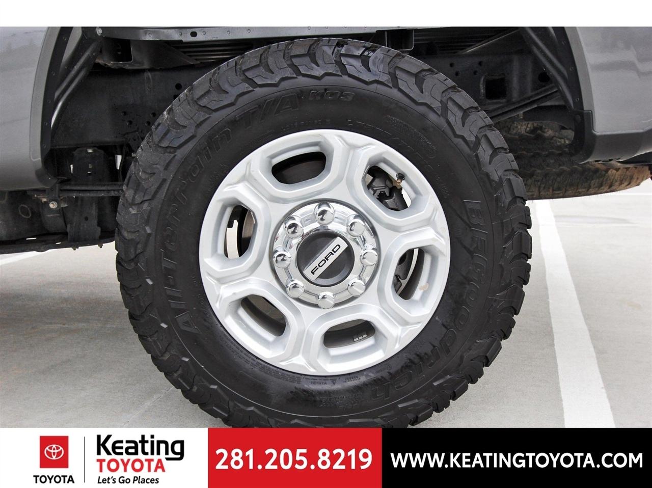 Ford F-250 SD XLT Crew Cab 4WD 2025