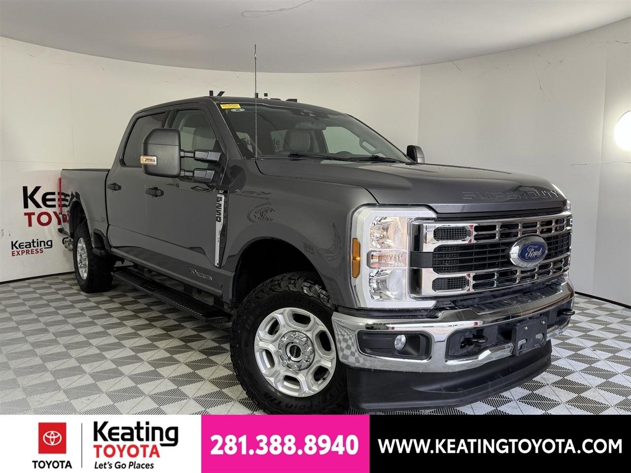 Ford F-250 SD XLT Crew Cab 4WD 2025