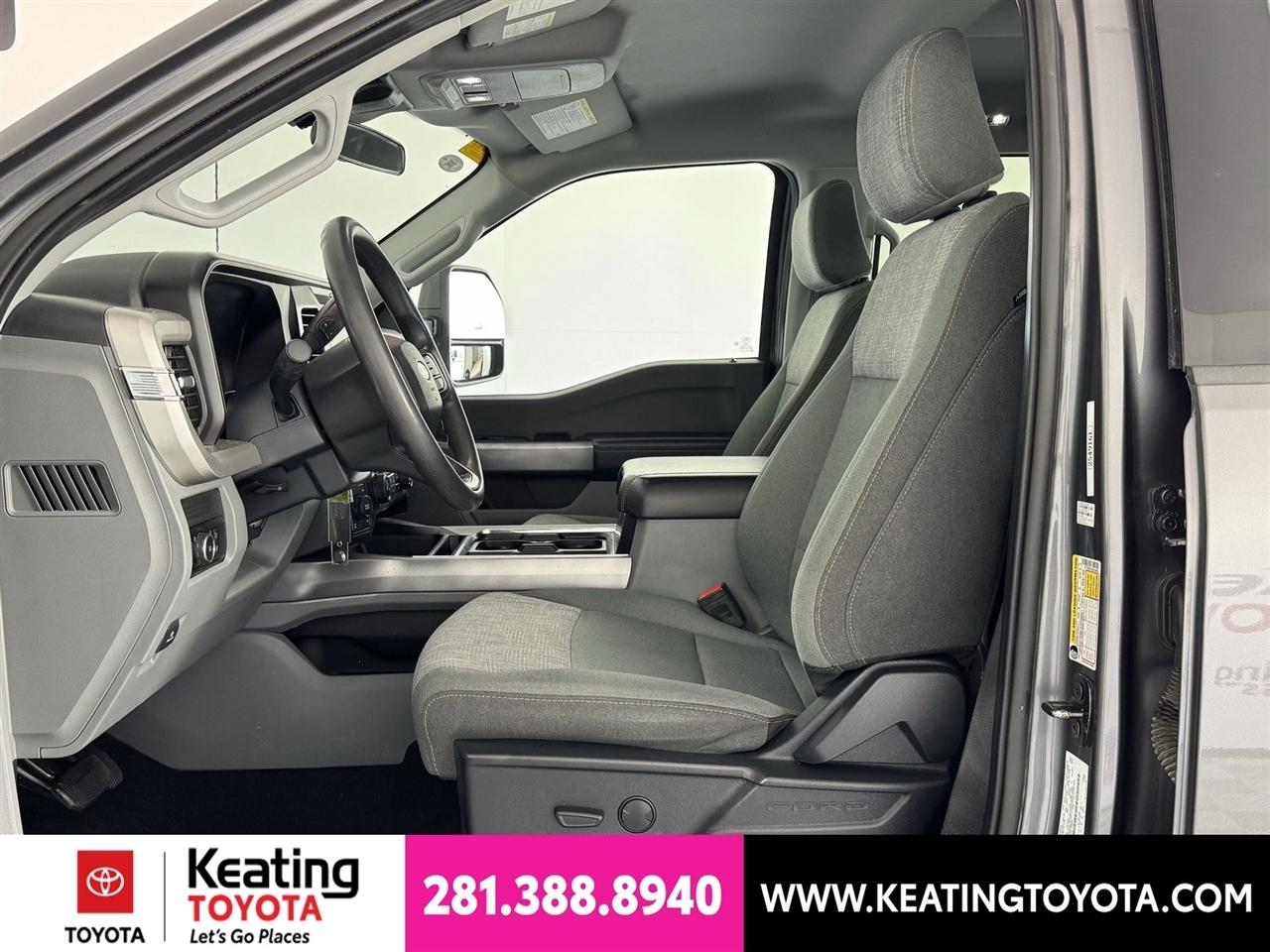 Ford F-250 SD XLT Crew Cab 4WD 2025