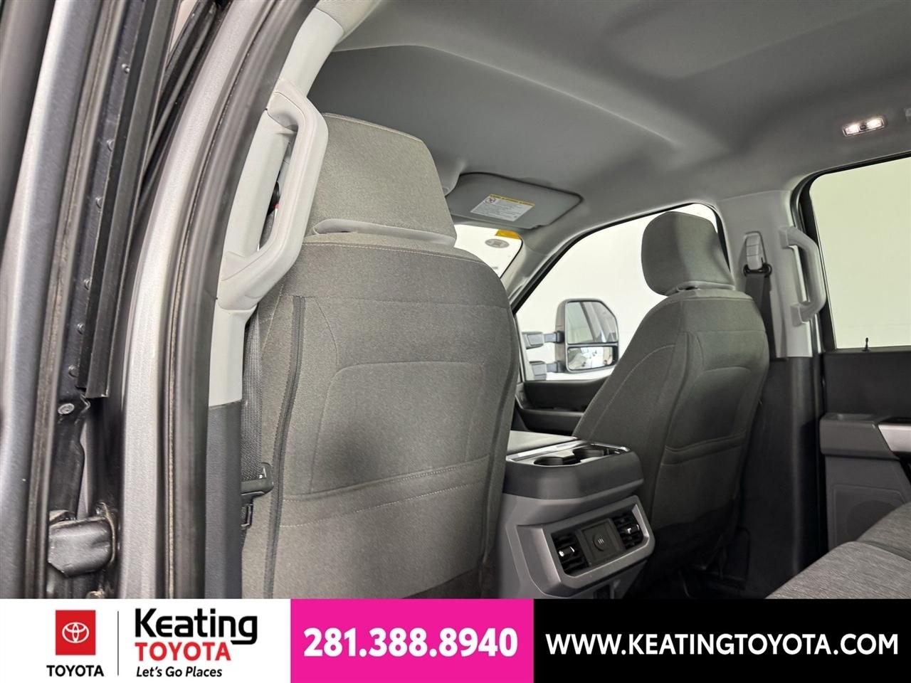 Ford F-250 SD XLT Crew Cab 4WD 2025