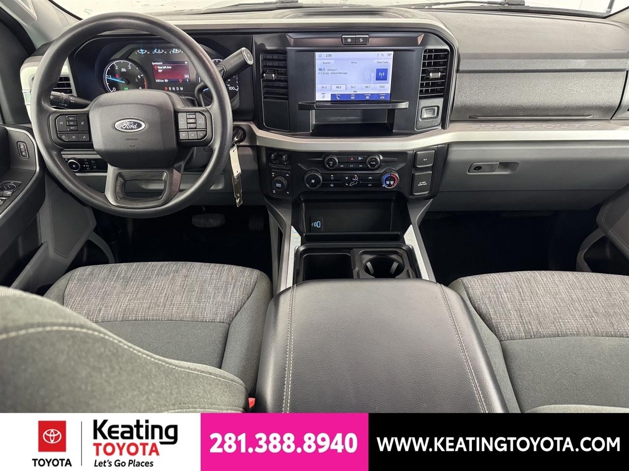 Ford F-250 SD XLT Crew Cab 4WD 2025
