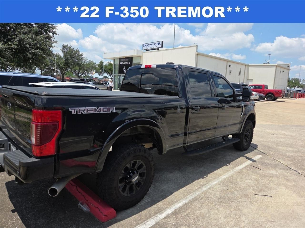 Ford F-350 SD Lariat Crew Cab Long Bed 4WD 2022