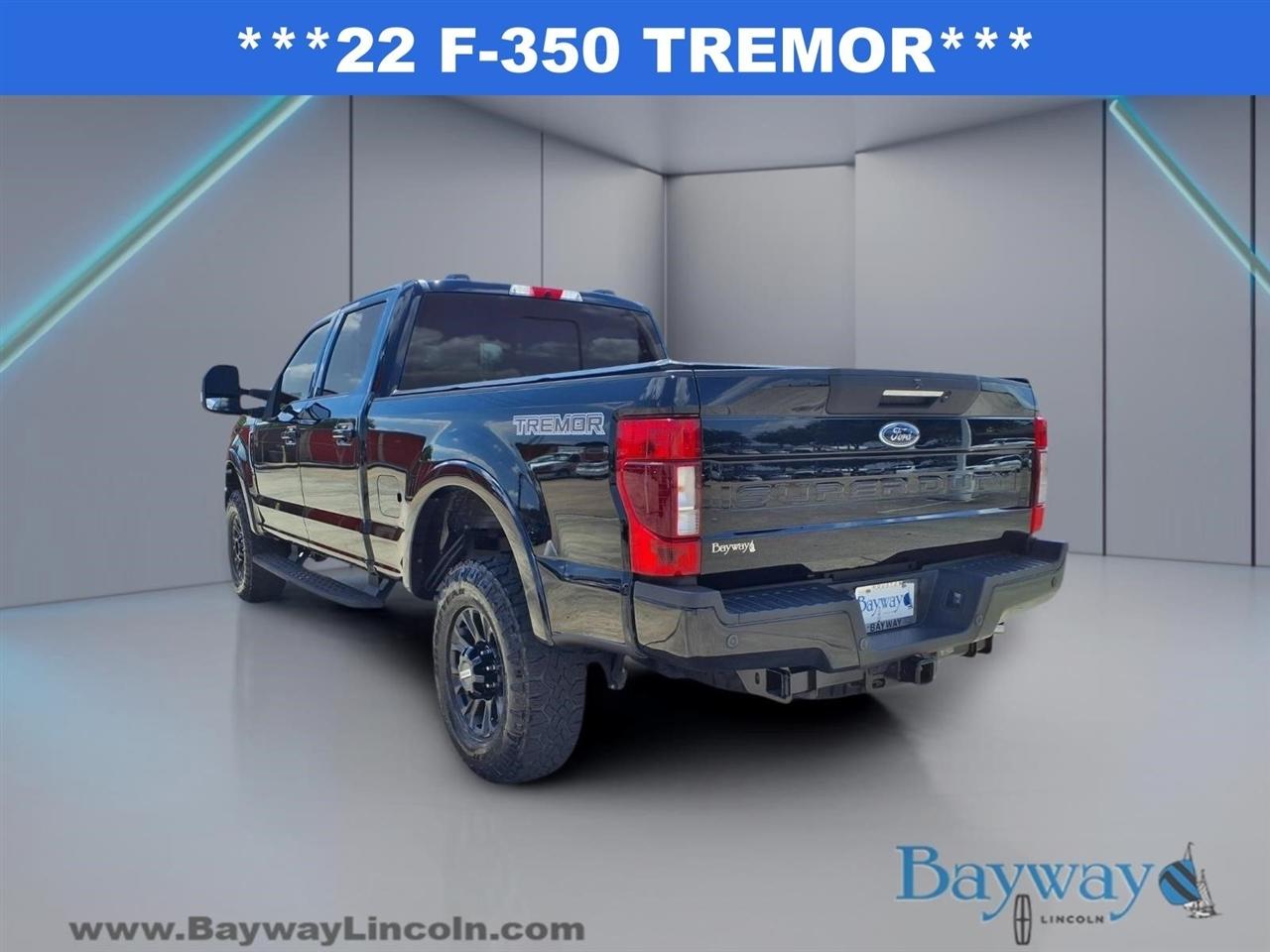 Ford F-350 SD Lariat Crew Cab Long Bed 4WD 2022