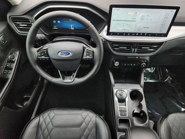Ford Escape Platinum Hybrid 2023