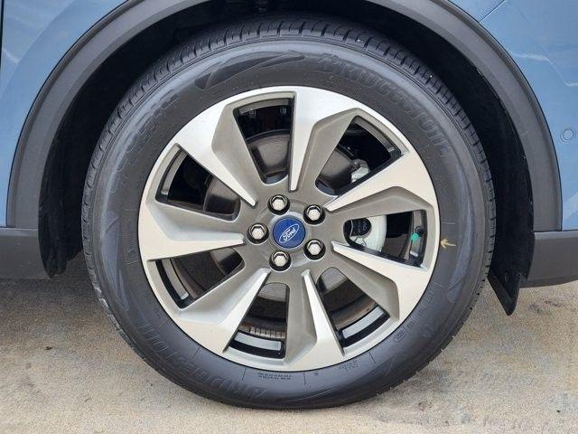 Ford Escape Platinum Hybrid 2023