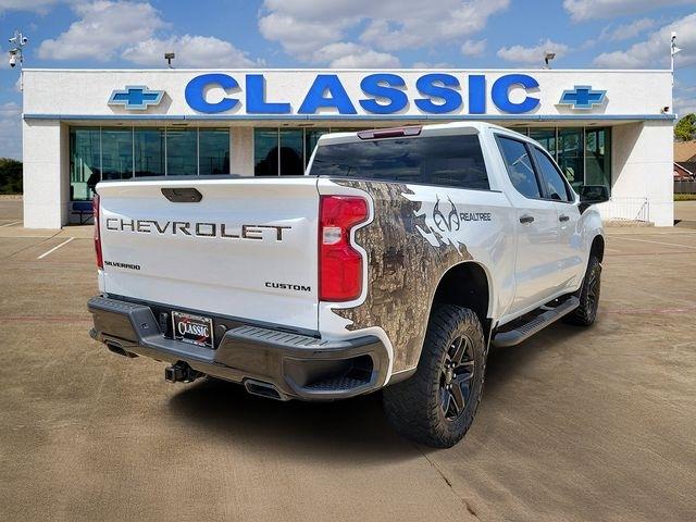 Chevrolet Silverado 1500 Custom Trail Boss Crew Cab Long Box 4WD 2021
