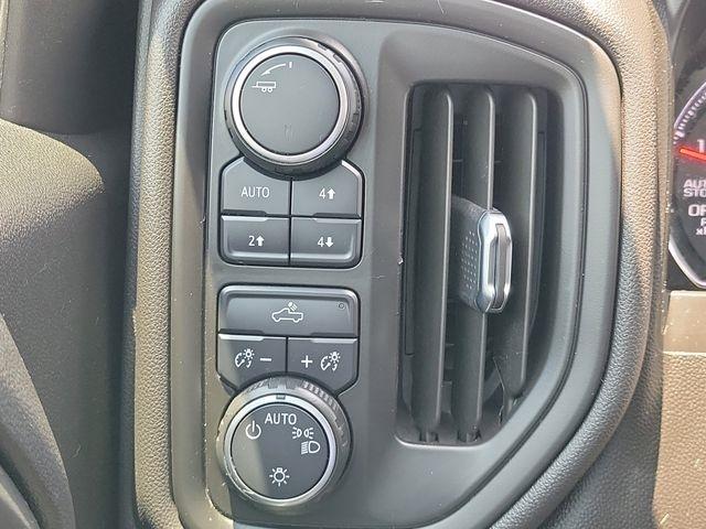 Chevrolet Silverado 1500 Custom Trail Boss Crew Cab Long Box 4WD 2021