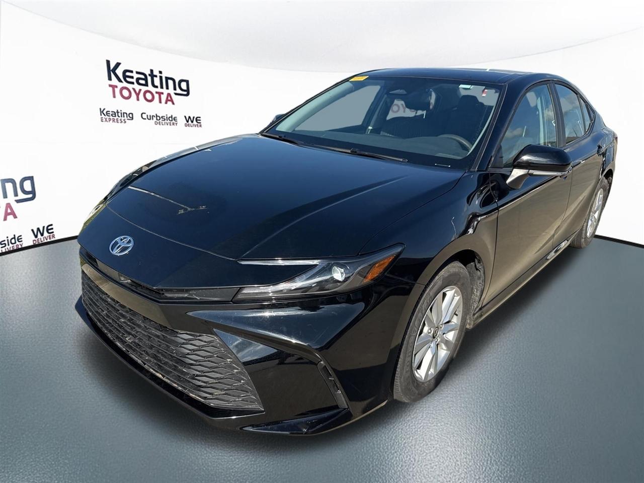 Toyota Camry Hybrid XLE 2025