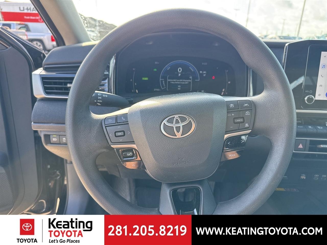 Toyota Camry Hybrid XLE 2025