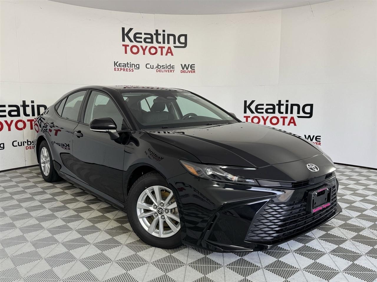 Toyota Camry Hybrid XLE 2025