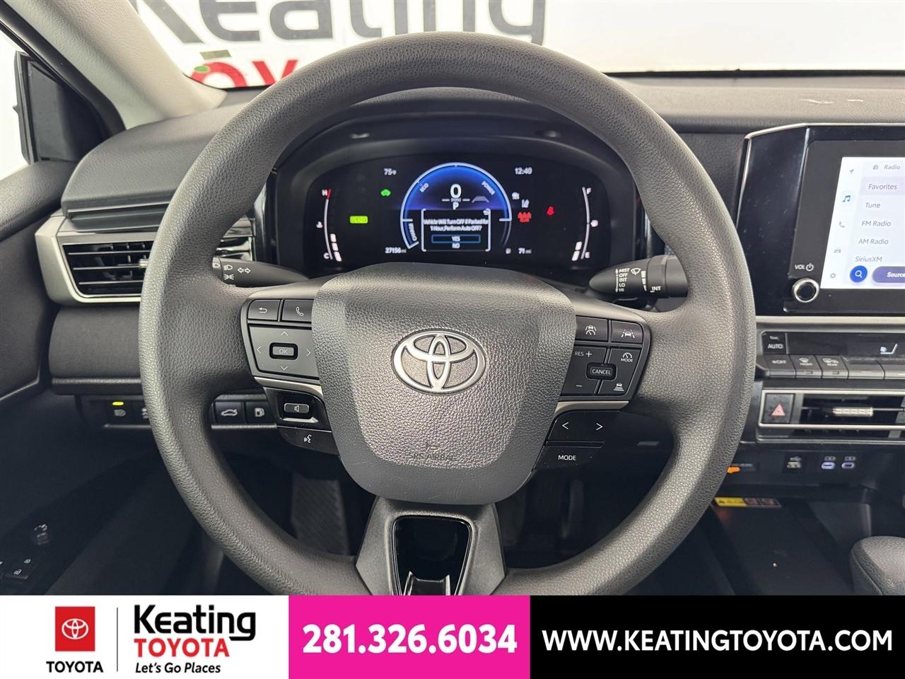 Toyota Camry Hybrid XLE 2025