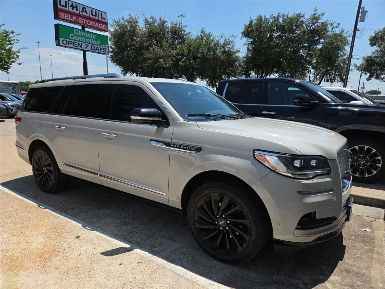 Lincoln Navigator L Reserve 4WD 2022