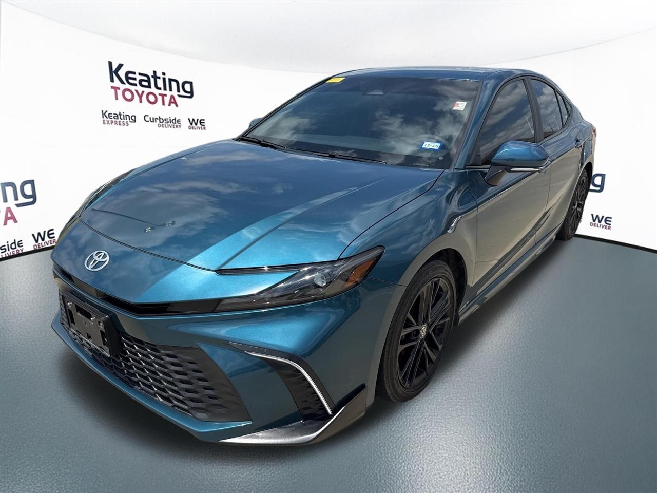 Toyota Camry Hybrid XLE 2025