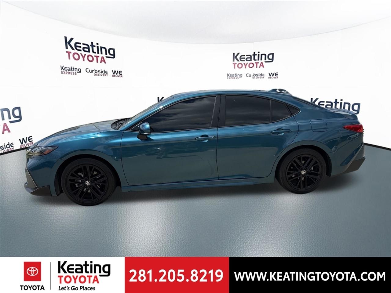 Toyota Camry Hybrid XLE 2025