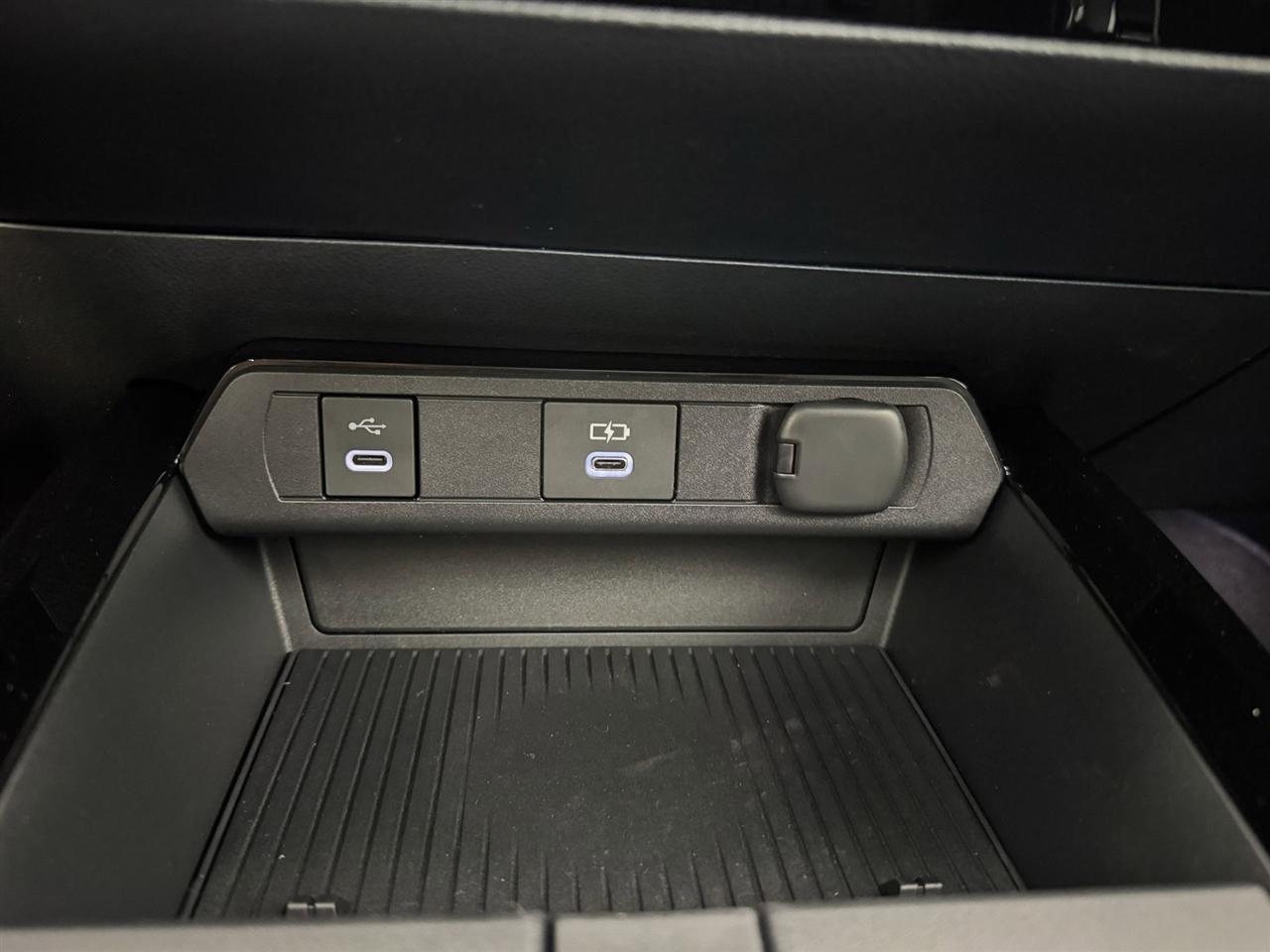 Toyota Prius Plug-In Hybrid XSE Premium 2026