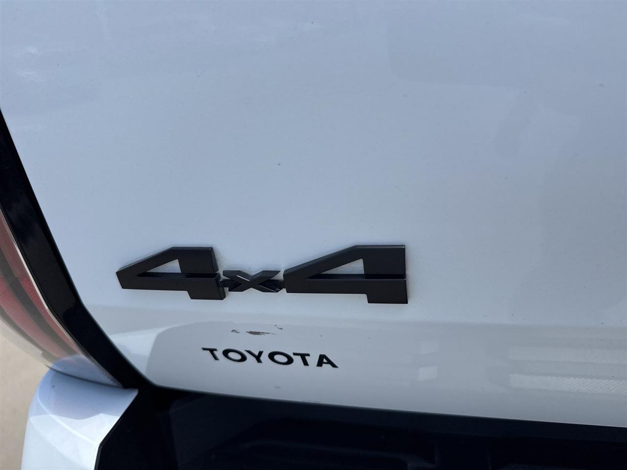 Toyota Tundra Limited CrewMax 4WD Hybrid 2024