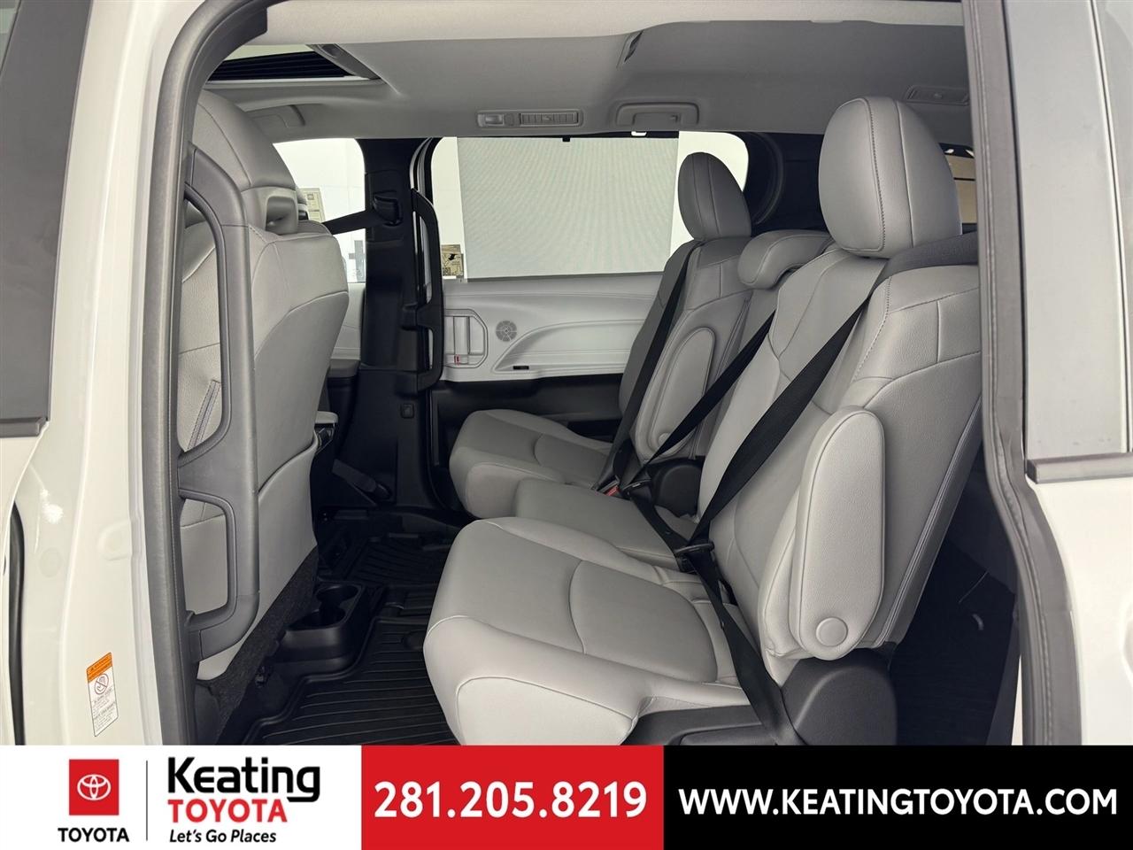 Toyota Sienna XLE 7-Passenger 2026