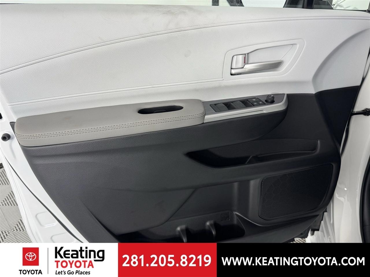 Toyota Sienna XLE 7-Passenger 2026
