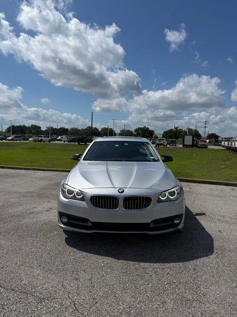 BMW 5-Series 528i 2015