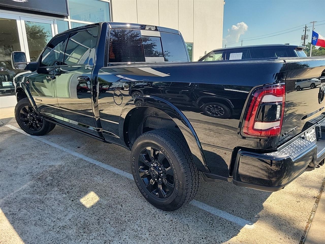 RAM 2500 Limited Crew Cab SWB 4WD 2024