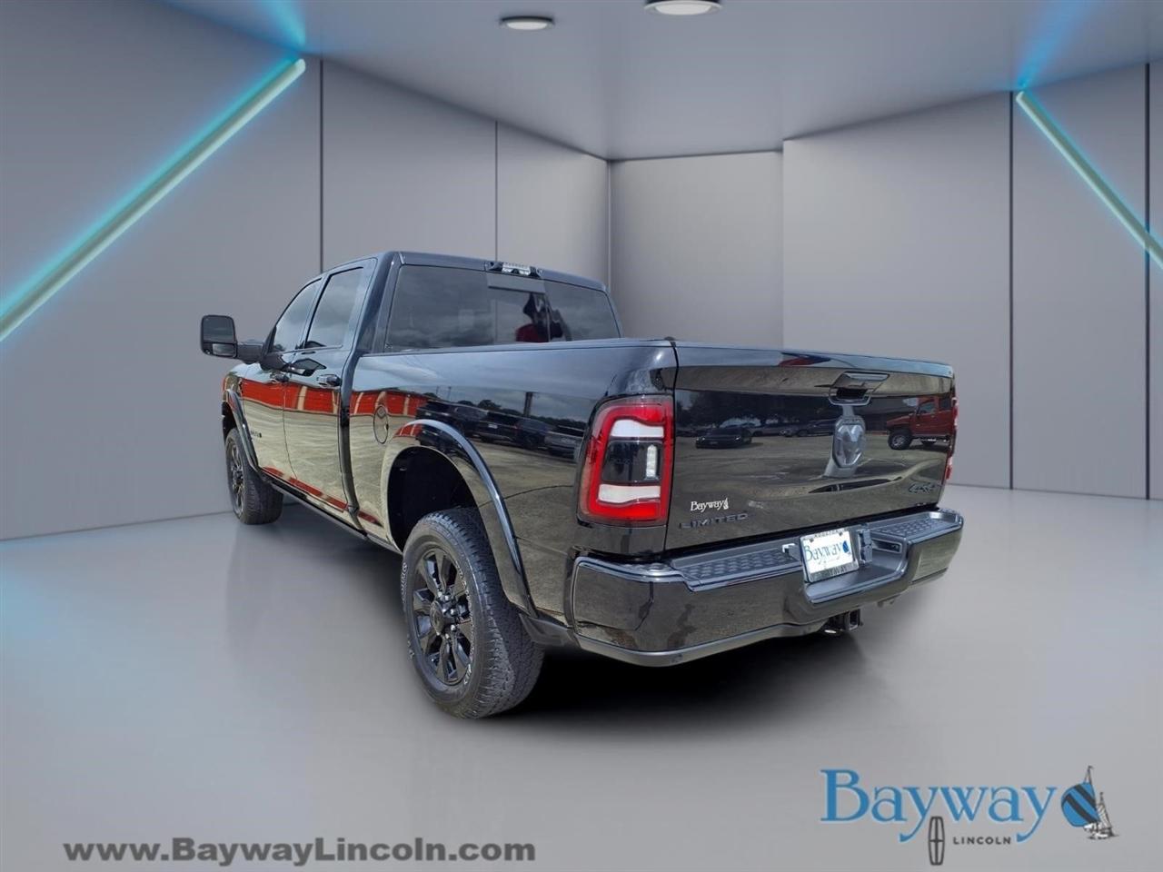 RAM 2500 Limited Crew Cab SWB 4WD 2024