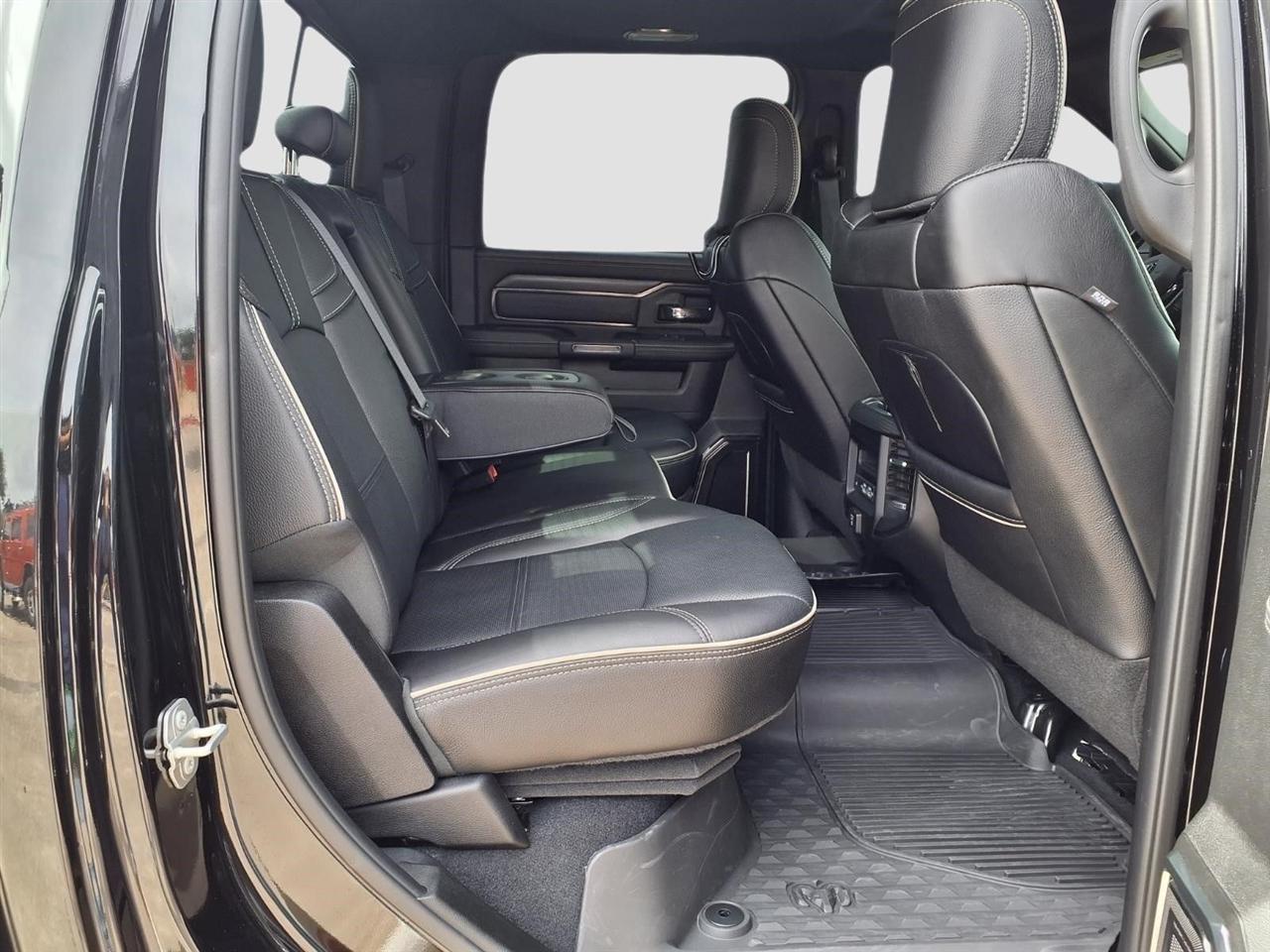 RAM 2500 Limited Crew Cab SWB 4WD 2024