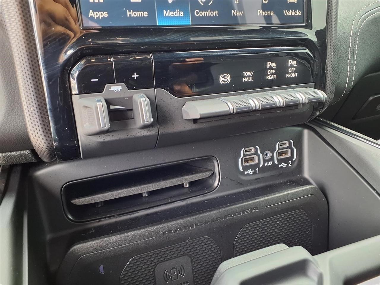 RAM 2500 Limited Crew Cab SWB 4WD 2024