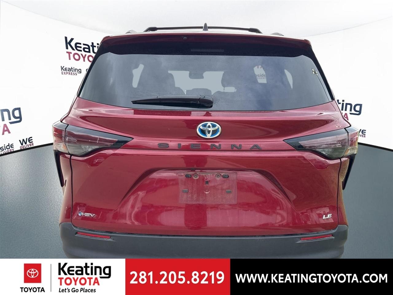Toyota Sienna LE 8-Passenger 2025