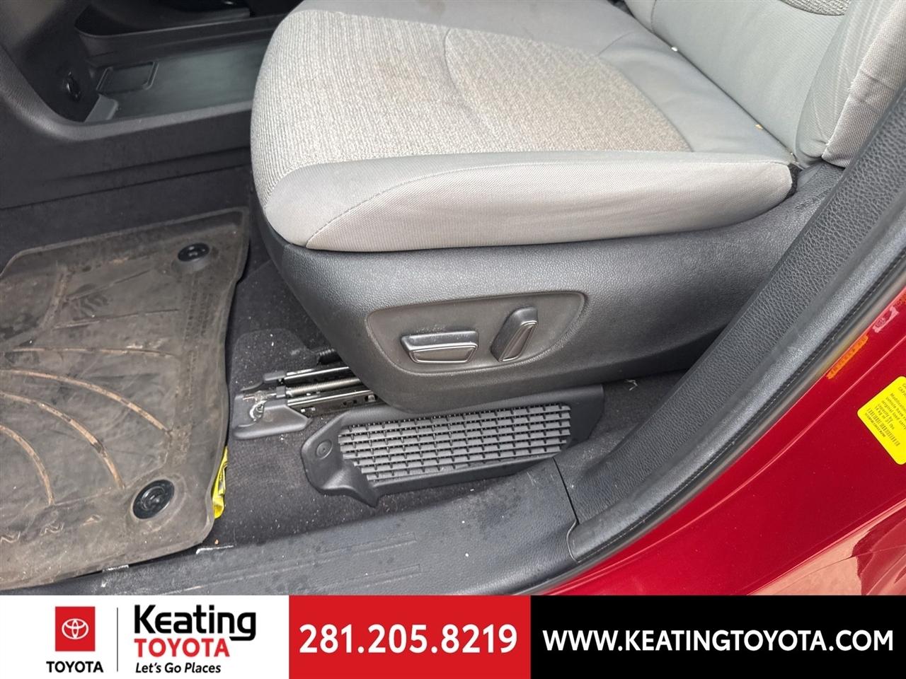 Toyota Sienna LE 8-Passenger 2025