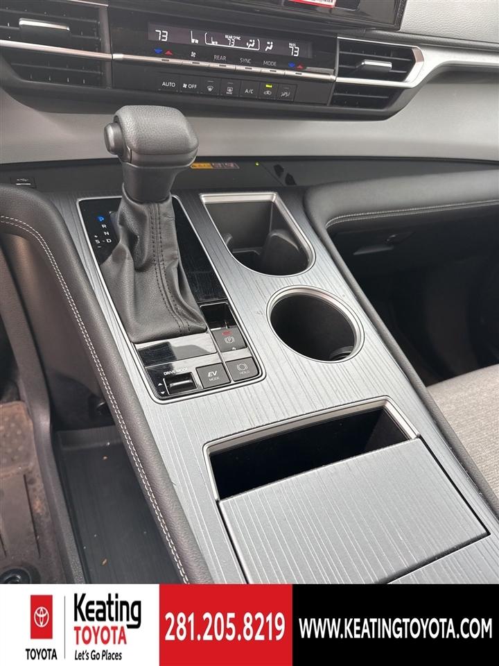 Toyota Sienna LE 8-Passenger 2025